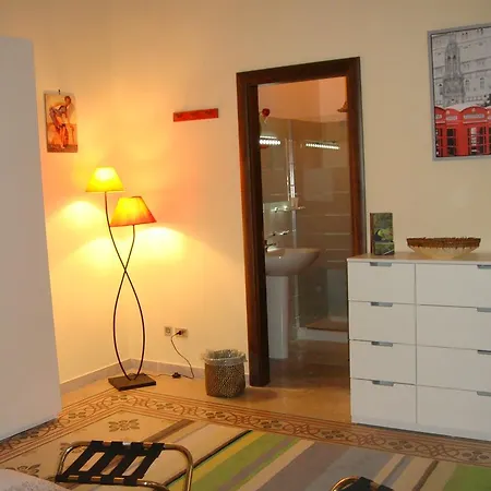 A Canzuncella 2* Naples